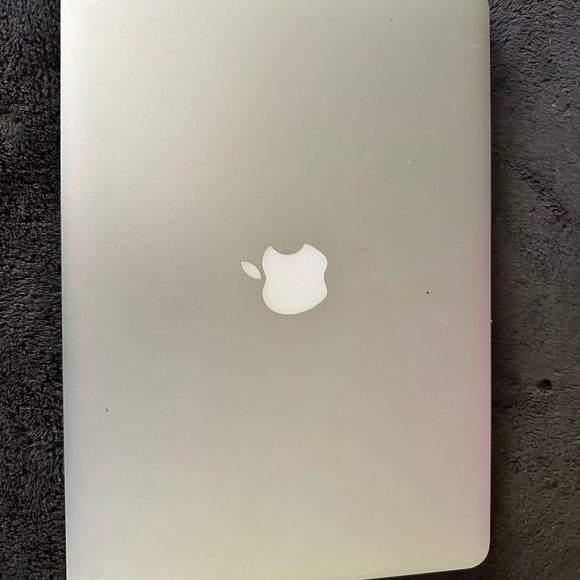 MacBook - Picture 4 of 4